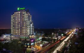 Holiday inn –  هوليداي ان